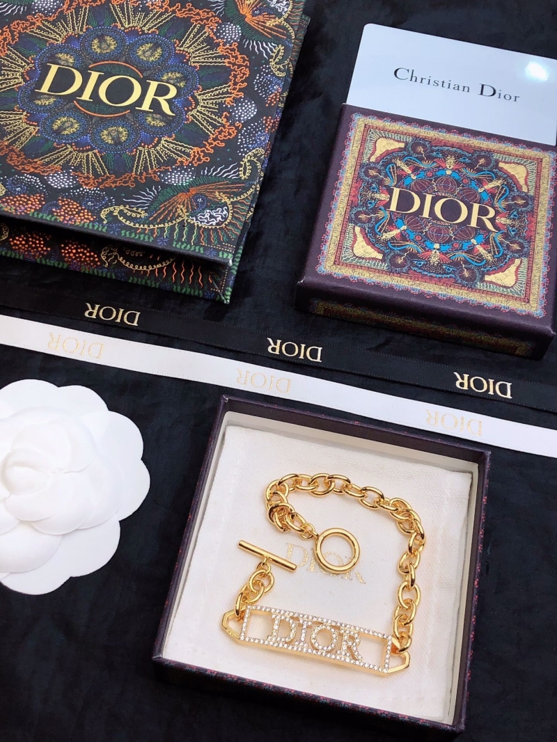 chr1st1an D10r necklaces